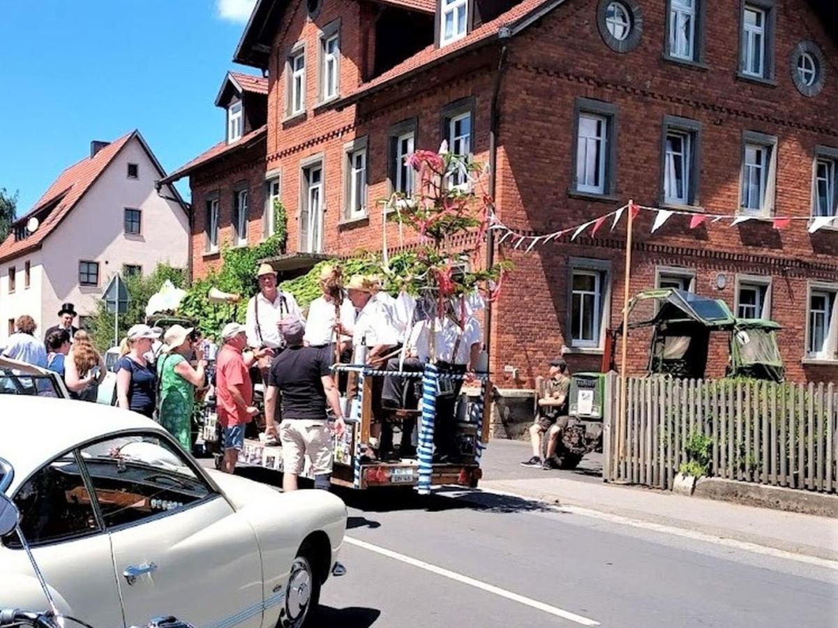 Zur Eisenbahn Apartment *