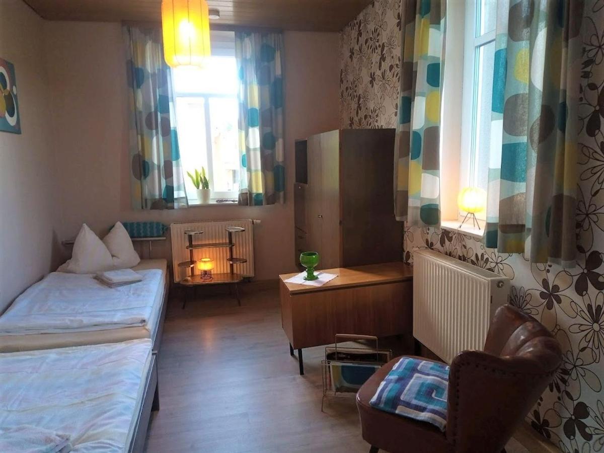 Zur Eisenbahn Apartment *